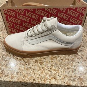 Brand new/ never worn/ old Skool/women 7/men 5.5
